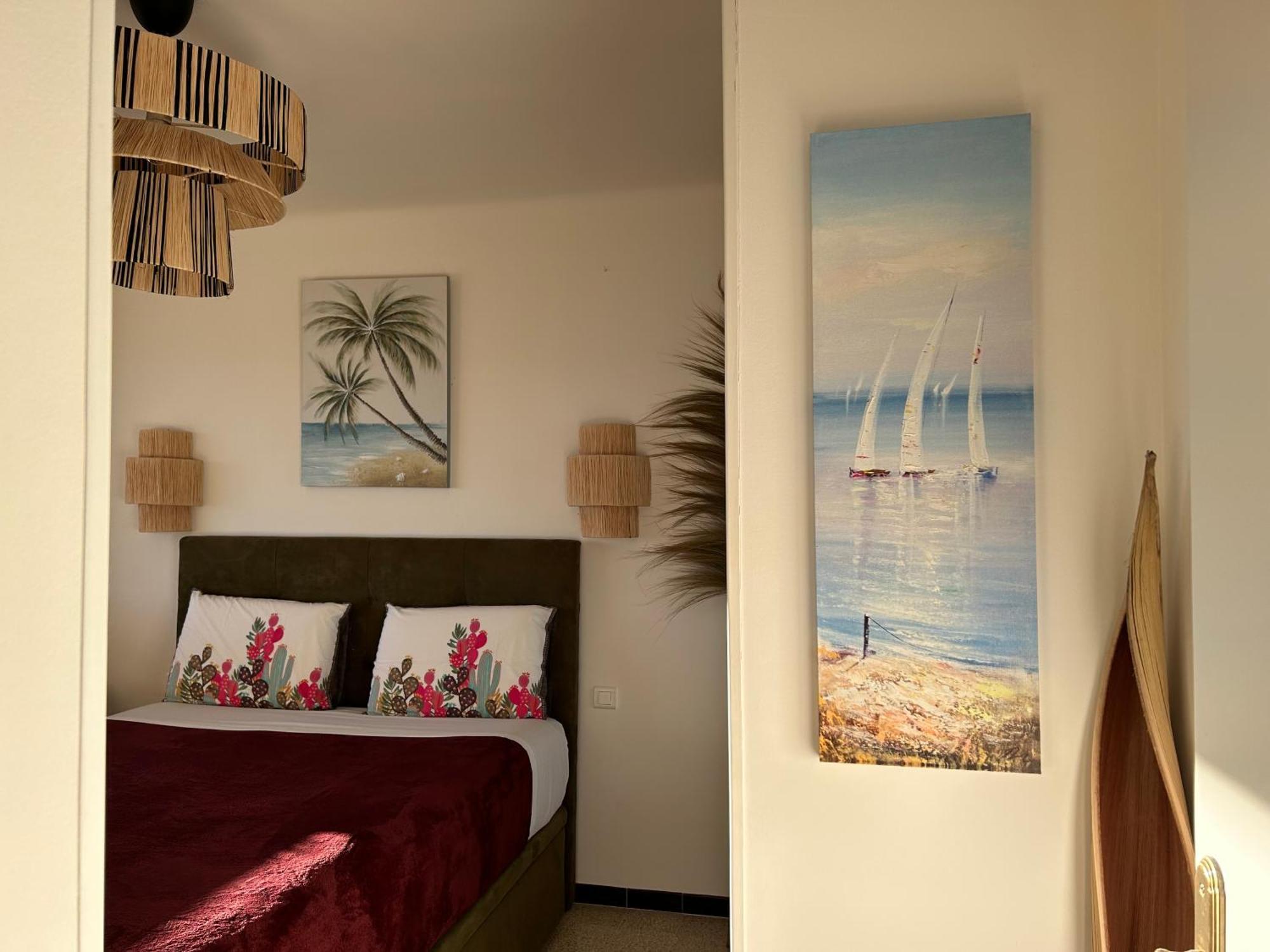 Premium Sea Front Apartment Le Lavandou Exterior photo