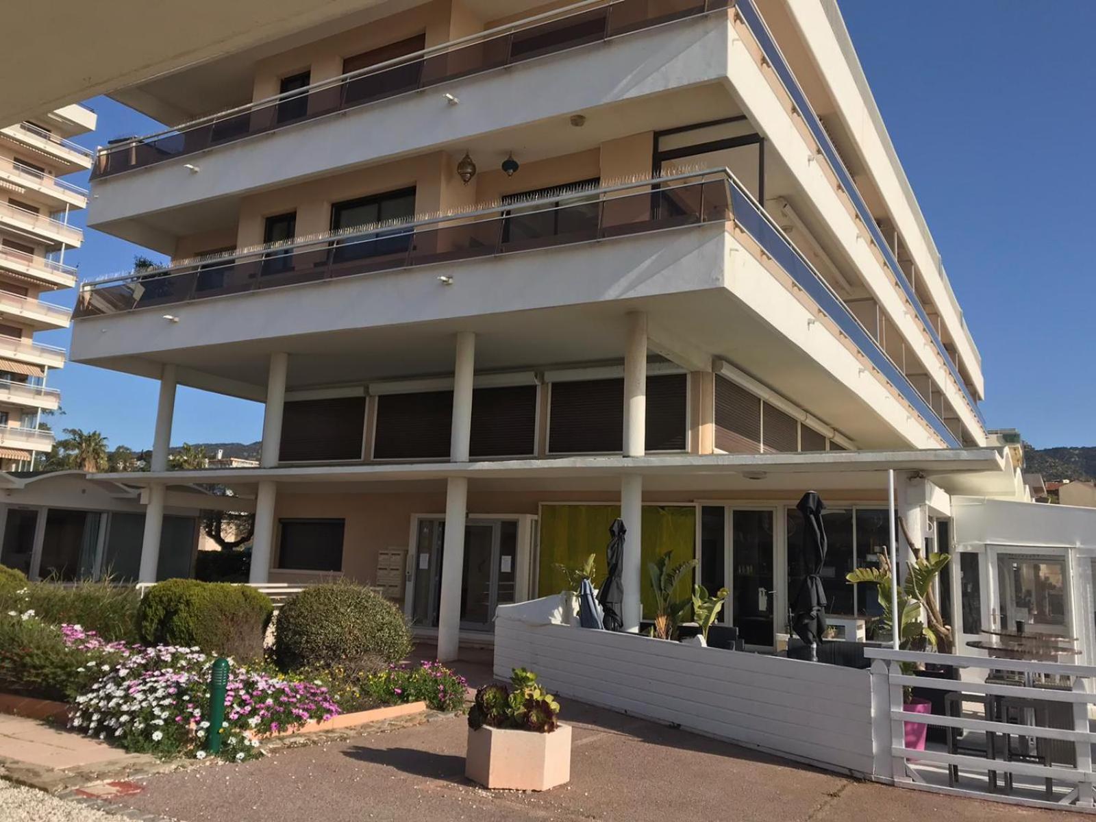 Premium Sea Front Apartment Le Lavandou Exterior photo